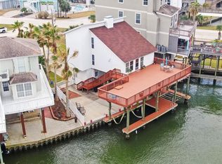1850 Tiki Dr, Tiki Island, TX 77554