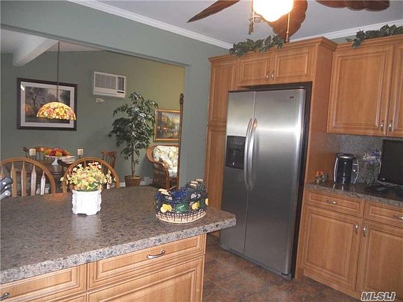 4th image of 210 Belvedere Dr