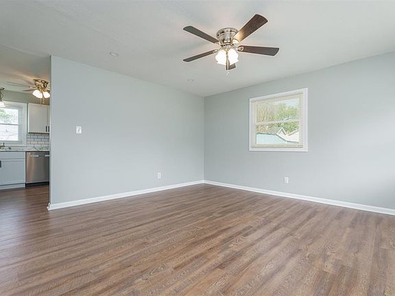 4th image of 521 Tampa Dr