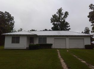 995 Cherry Creek Rd, Dayton, TX 77535