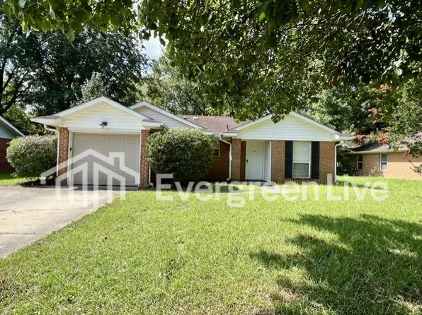 109 Barnsbury Ct, Raeford, NC 28376