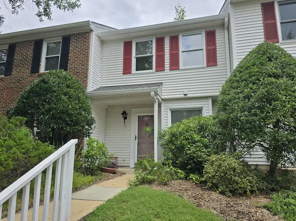 106 Saint Andrews Ln, Chapel Hill, NC 27517