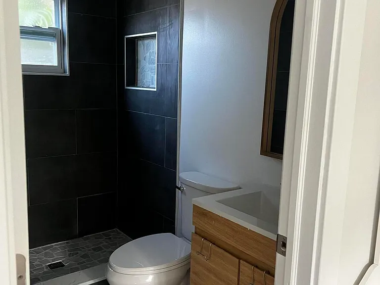 2436 Holly Ln NE — Photo 54