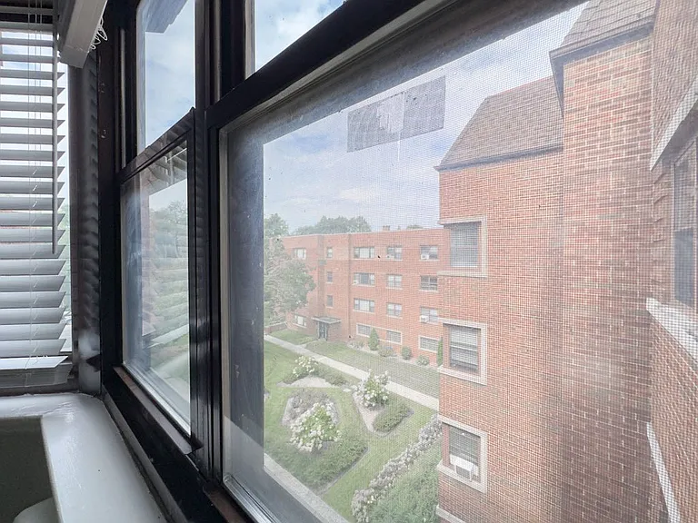 549-607 Sheridan Rd. — Photo 31