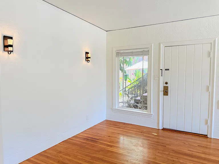 3772 Park Blvd #8 — Photo 5
