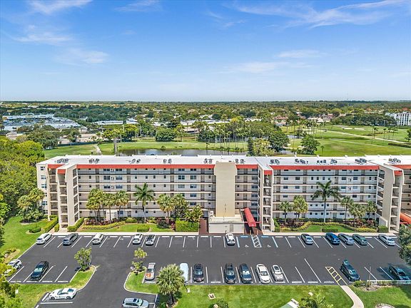 3rd image of 3959 Via Poinciana #104