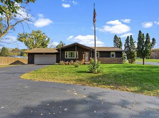 7274 Ormond Rd, Davisburg, MI 48350