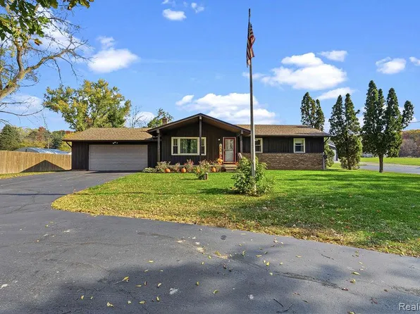 7274 Ormond Rd, Davisburg, MI 48350