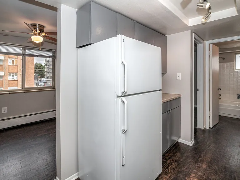Dexter Street Apartments — Photo 43