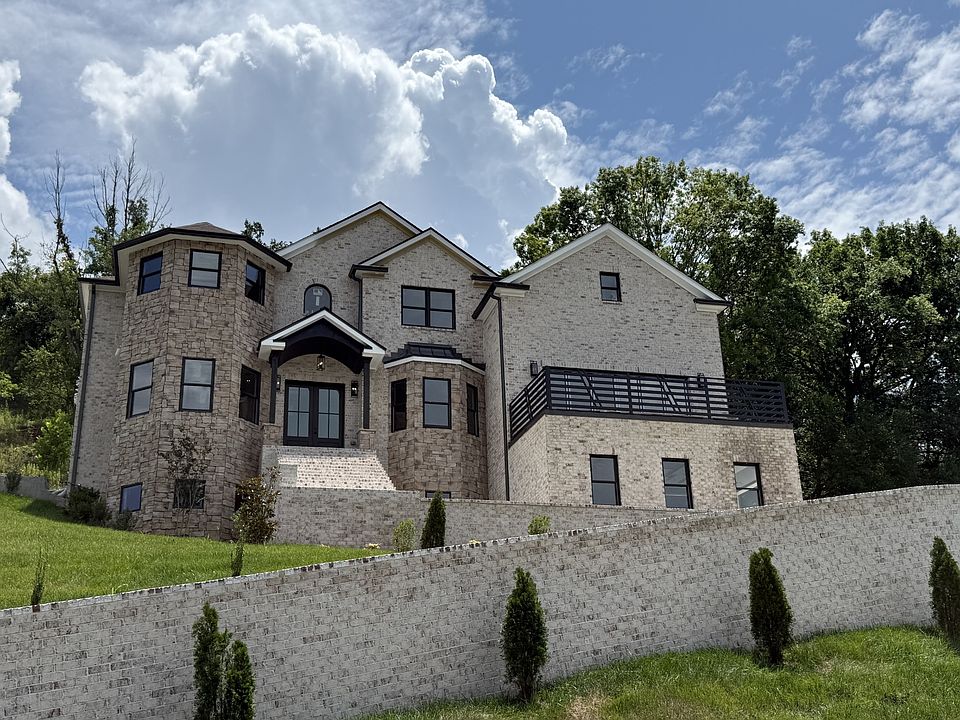 1st image of 3008 Strickland Dr