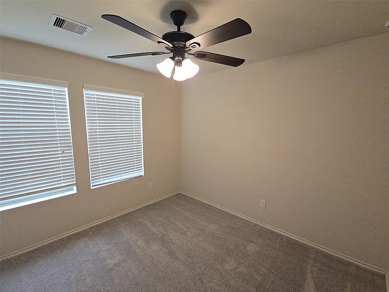 810 Lightningbug Ln — Photo 15