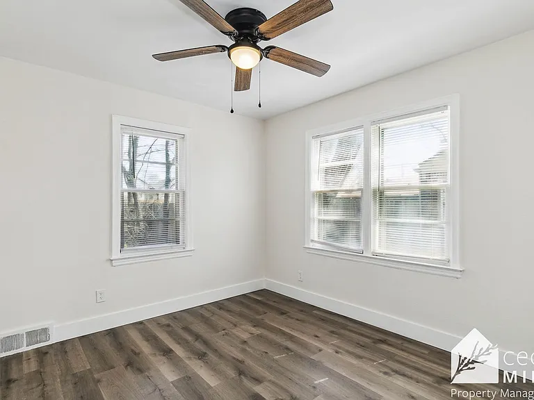 636 N Bluff Ave — Photo 8