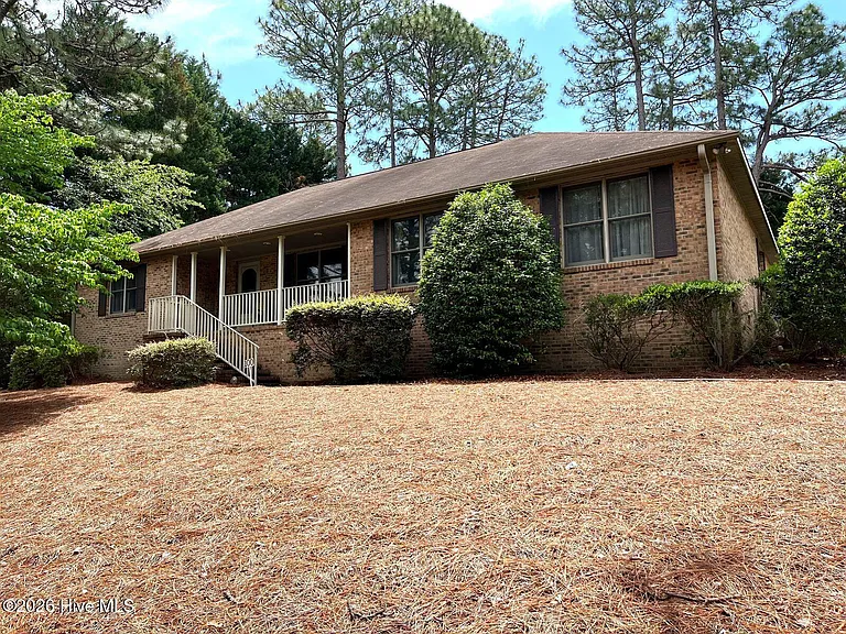 100 Bridle Path Cir — Photo 1