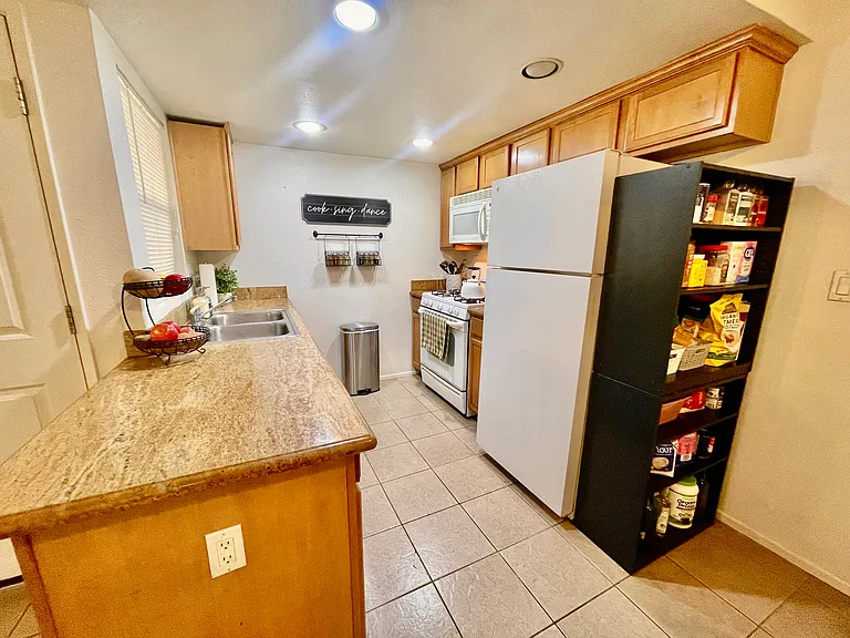 1132 W Blaine St #203 — Photo 13
