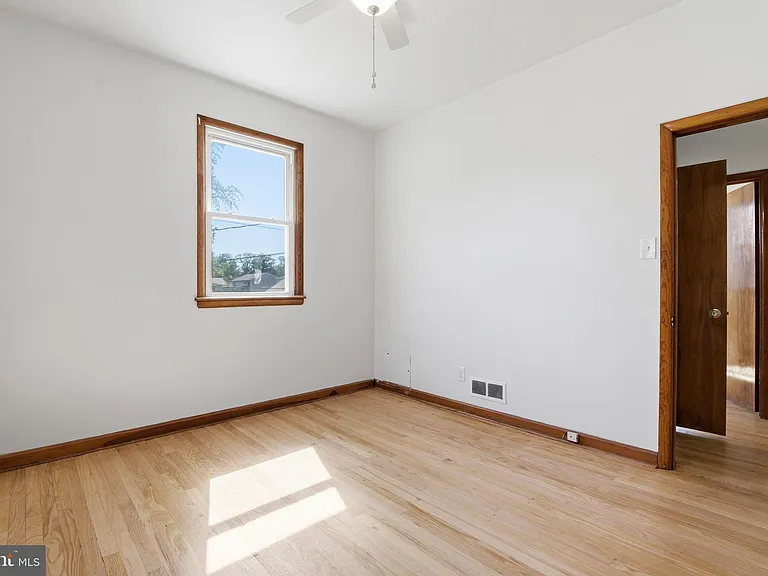 2301 Bayside Dr — Photo 16