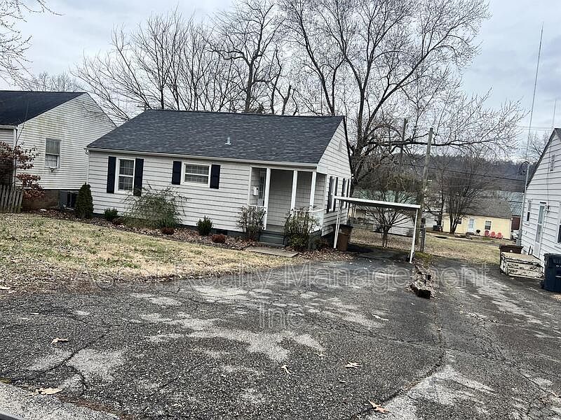 1st image of 905 E Columbia Ave