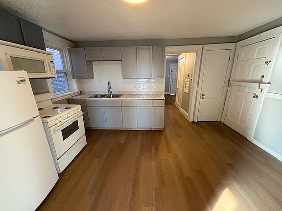 3rd image of 3134 S Compton Ave APT 2S