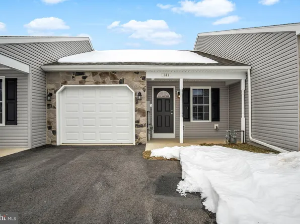 141 Sable Dr, Carlisle, PA 17013