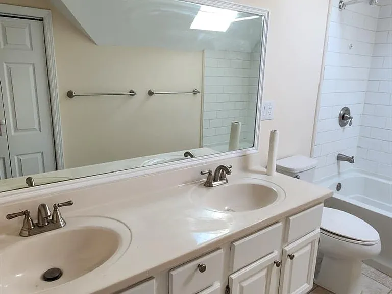 92 Roe Ave #3 — Photo 13