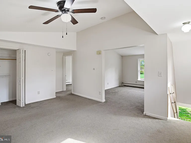 1130 E Park Ave #B — Photo 4