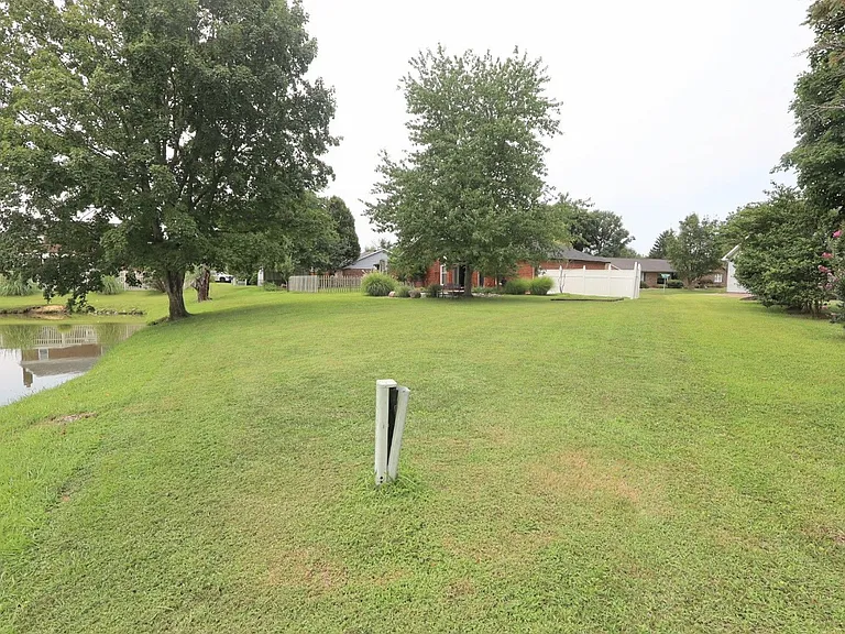 8231 Lake Terrace Dr — Photo 23