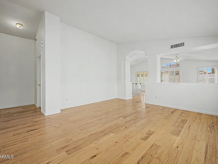 4626 E Charleston Ave — Photo 5