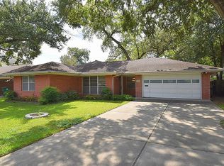 6215 Hurst St, Houston, TX 77008