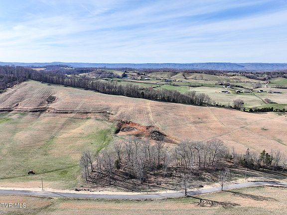 5th image of 16AC S Jackson Rd