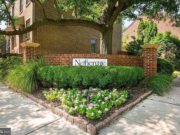 1225 Michigan Ct — Photo 25