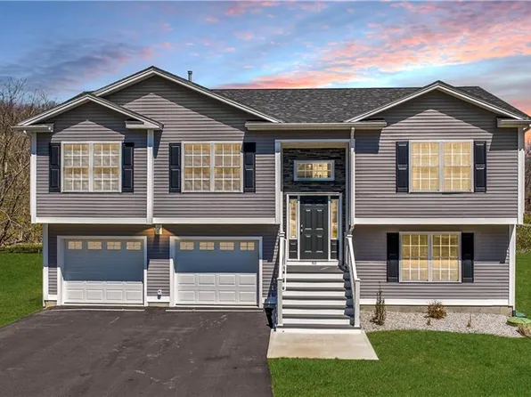 63 Cobble Hill Rd, Lincoln, RI 02865