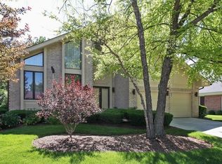 2101 Franklin Dr, Glenview, IL