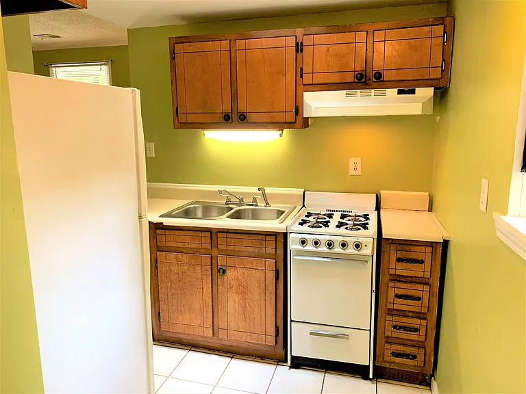 1036 State St NW #B — Photo 16