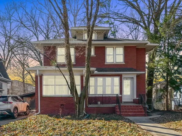 905 S Busey Ave, Urbana, IL 61801