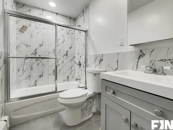 497 Maple Street image 5 of 8