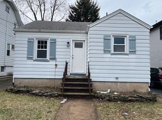 12 McKenzie Ave, East Rutherford, NJ 07073