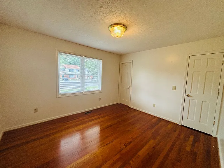70 Franklin Parke Ct — Photo 8
