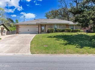 915 Villa Ln, Haughton, LA 71037