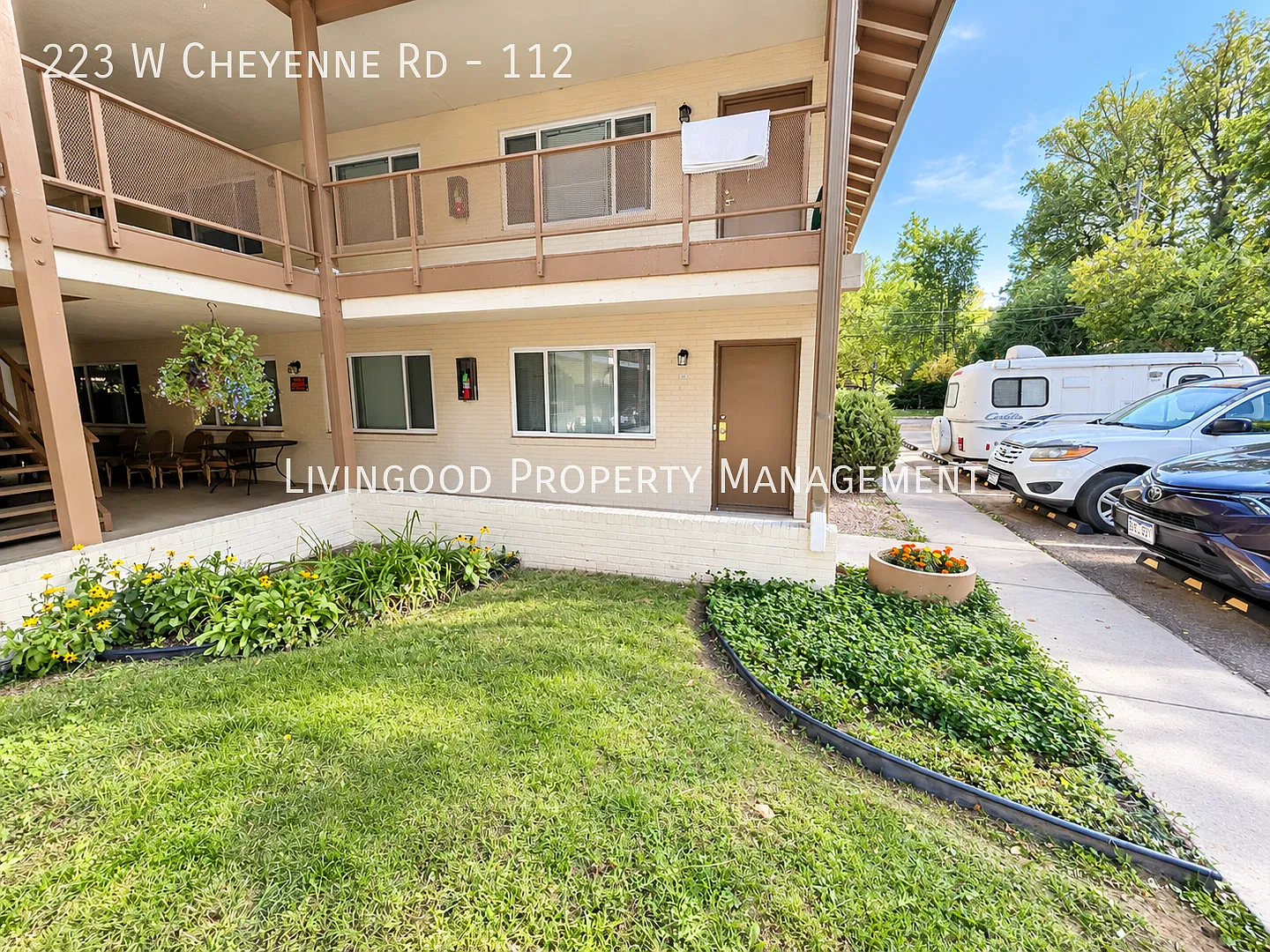223 W Cheyenne Rd — Photo 3