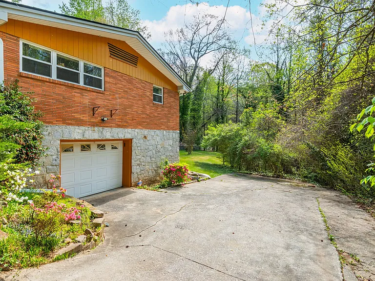 2876 Bob White Dr SW — Photo 23