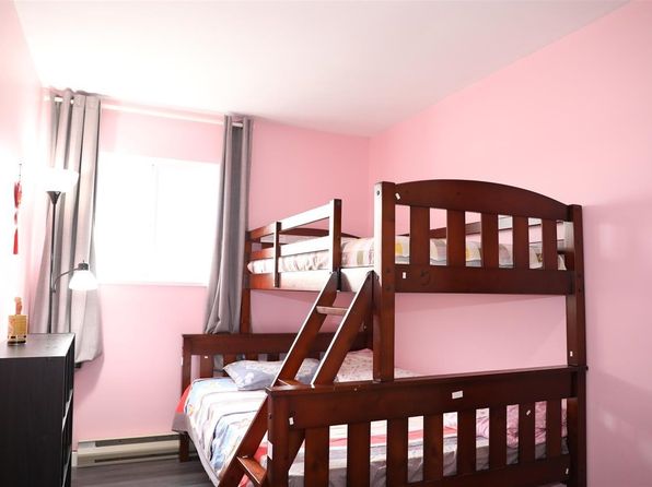 3 bedroom rental in Surrey — photo 17