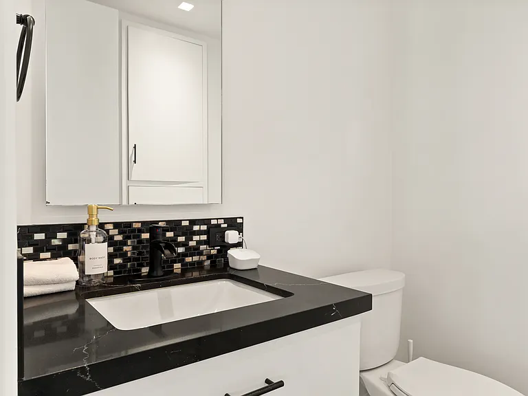 654 W Sycamore Ave — Photo 12