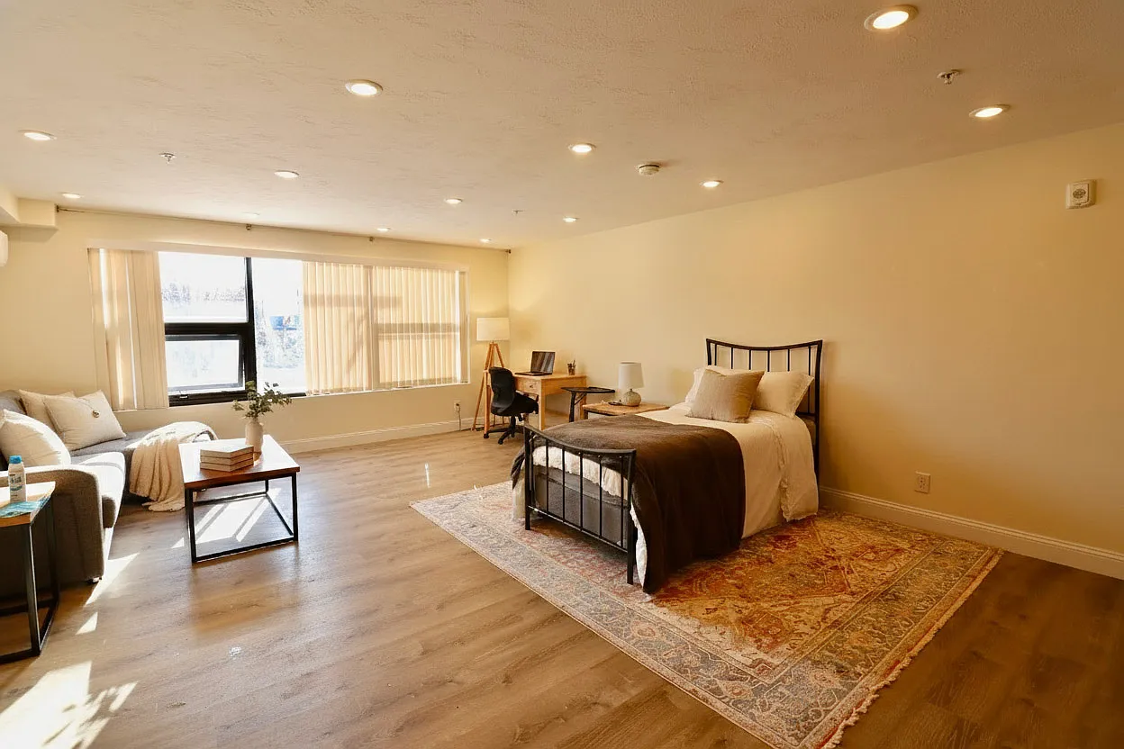 Studio, 440 sqft, $2,700 — Photo 2