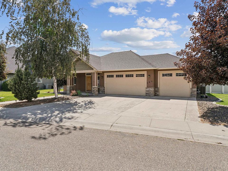 1st image of 305 Crimson Cir E