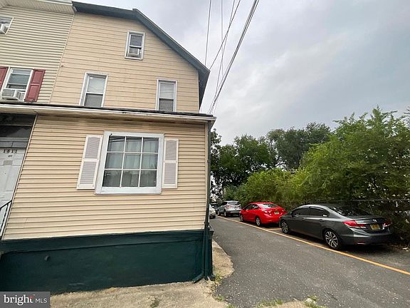 2nd image of 1811 River Ave