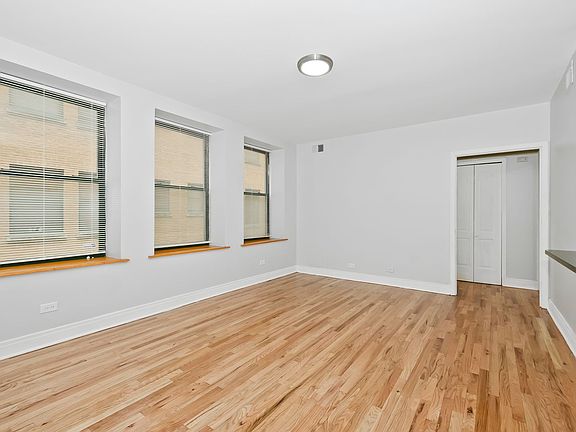 5th image of 7217 S Yates Blvd APT 1A