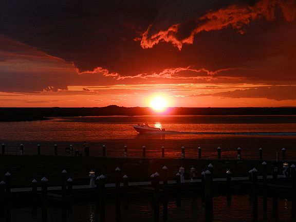 Faces western sunsets