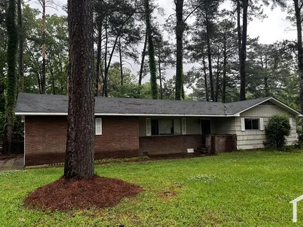 2068 Camellia Ln, Jackson, MS 39204