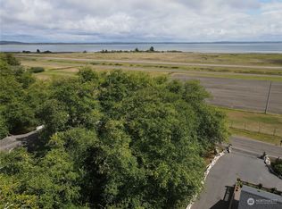 511 Duck Lake Dr NE, Ocean Shores, WA