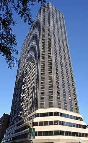 1st image of 445 E Ohio St Lbby 1