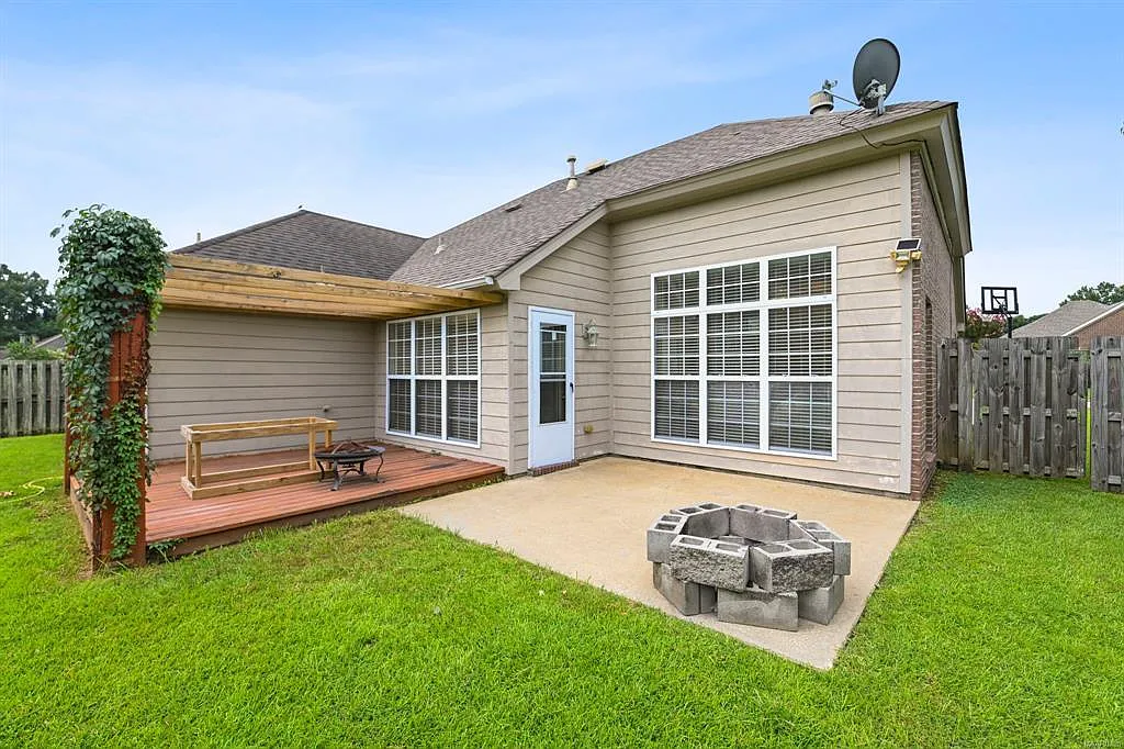 Property Photo - 3830 Claiborne Cir